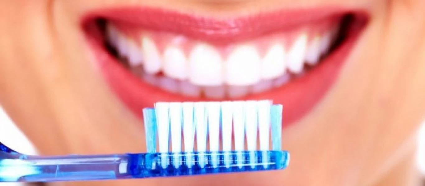 Προσοχή: Μην βουρτσίζετε ποτέ τα δόντια σας αφότου έχετε πιει αυτά τα 4 ποτά - Ο κίνδυνος που «παραμονεύει»